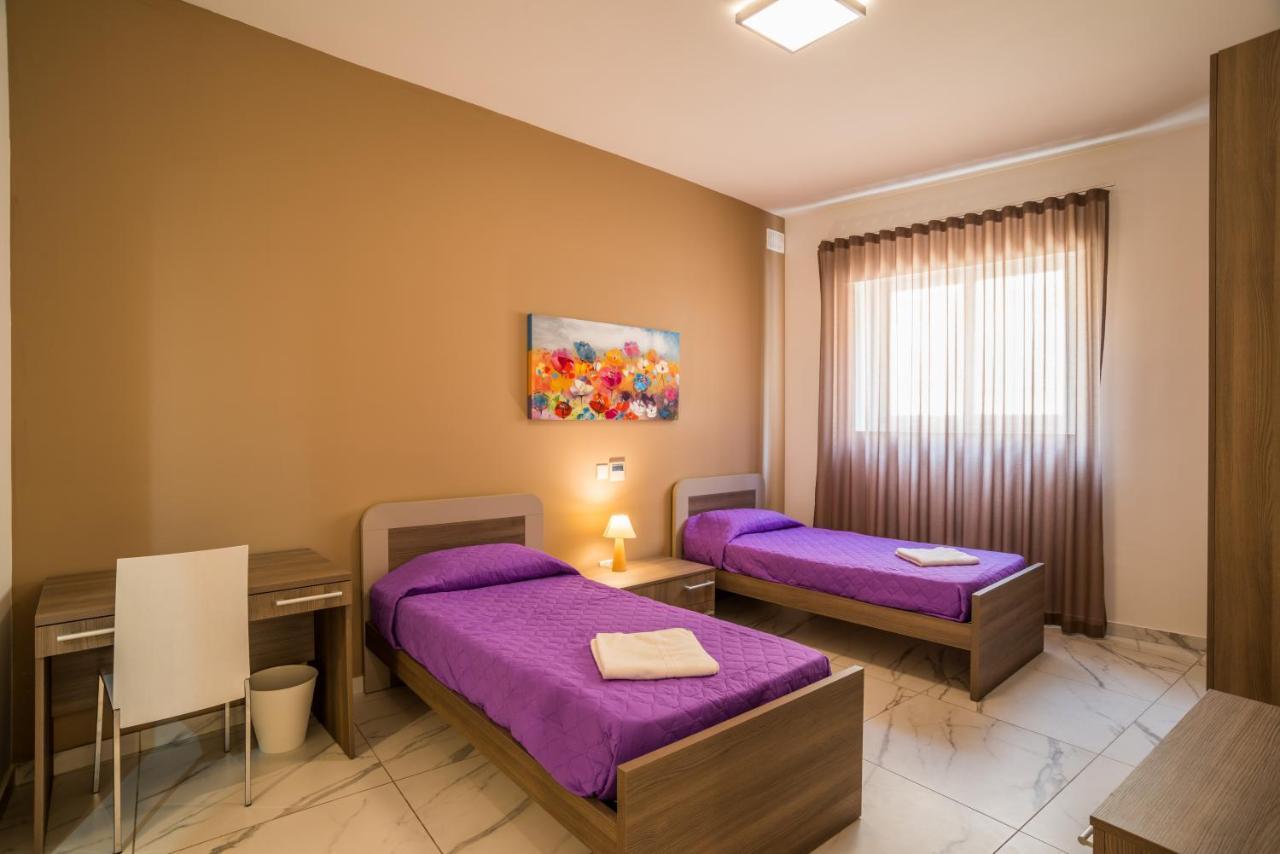 The Sea-Bank Villa Apartments Marsaskala Eksteriør billede